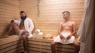 Sauna sexy time with a really horny fucking bear