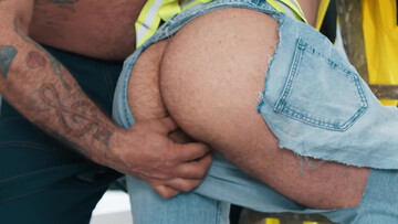 Big guys mix oral with anal sex in unique alpha perversions