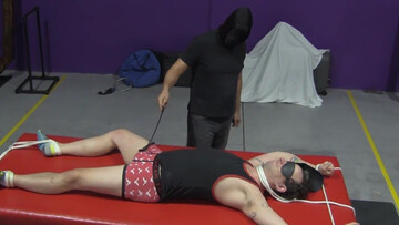 Hunk submissive Casey Wood gets dominated by Kaden Roads