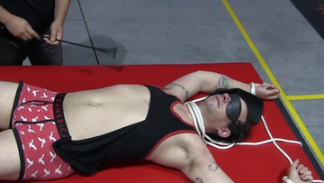 Hunk submissive Casey Wood gets dominated by Kaden Roads