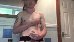Ginger twink teen stuffs his tight arse to jerk off