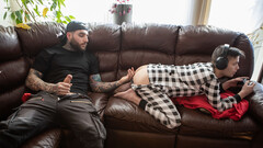 Gamer guy ditches the game to get fucked by a hunk