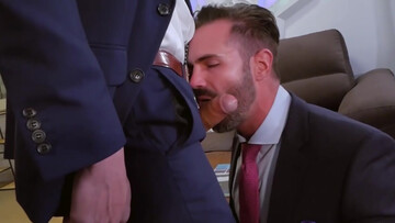 Steamy men use the couch to fulfill their mutual anal desires