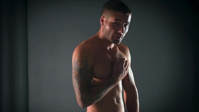 Solo masturbation video with the hunky fellow Tony