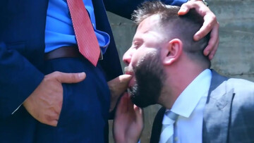 Fingering the asshole of the superstar after the BJ