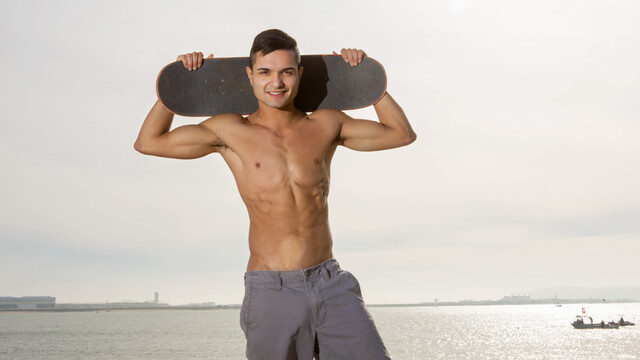 Mateo showing you his fit body while masturbating