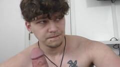 Pierced amateur boyfriend screams in loud missionary POV