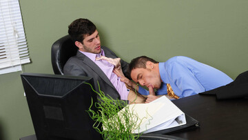 Aroused gay office colleagues find it amazing to fuck