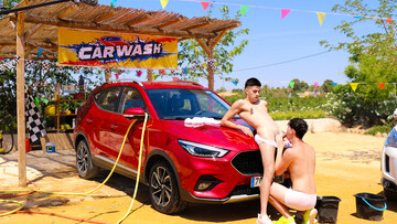 Dashing boys hook up in the sun for full gay pleasures