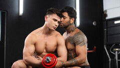 Gym bros are fucking anally in a couple of positions