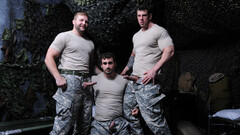 Muscular army blokes share perfect anal threesome