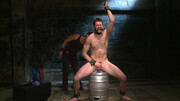 Bisexual dude with great muscles wants to be teased